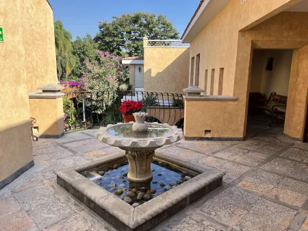 Mesón de las Delicias Отели рядом с достопримечательностью «Plaza de la Constitucion»