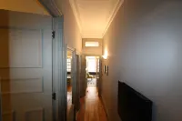 Historic Two Bed Apartment in the City Centre Hotels in Bristol Old City