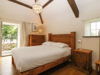 Beudy'r Wennol Hotels in Caernarfon