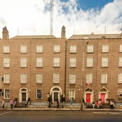 Premier Suites Dublin, Leeson Street Hotels near National Gallery of Ireland