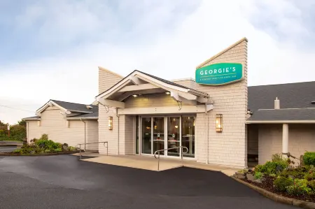 Hallmark Resort - Newport