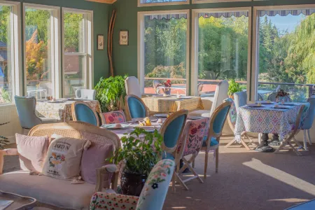 Country Willows Inn and Estate