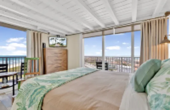 Aquarius Penthouse #2, Dahktari Condo