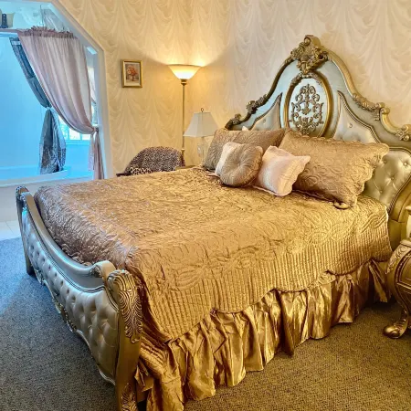 The Cypress Inn Bed & Breakfast