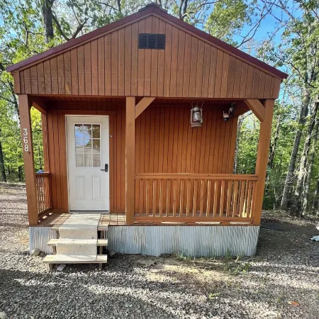 Cozy cabin with AC and WiFi in delightful Murfreesboro