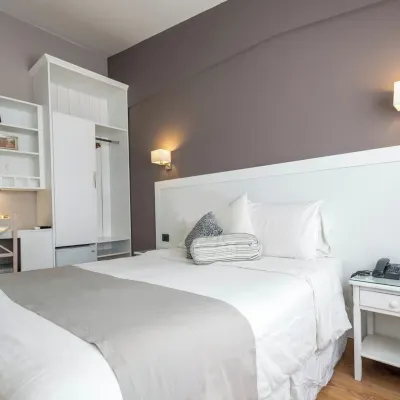 Hotel Milano Отели рядом с достопримечательностью «Пляж Манса»