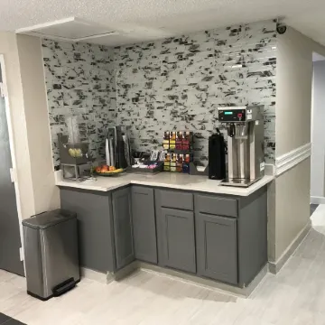 Hometown Inn & Suites