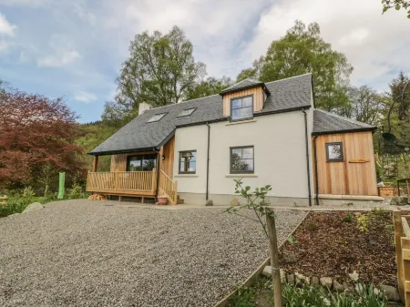 Fois House Отели рядом с достопримечательностью «Bracklinn Falls Bridge and Callander Crags»