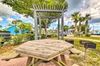 Screened Porch + Beach Access: Port St Joe Cottage - Pool