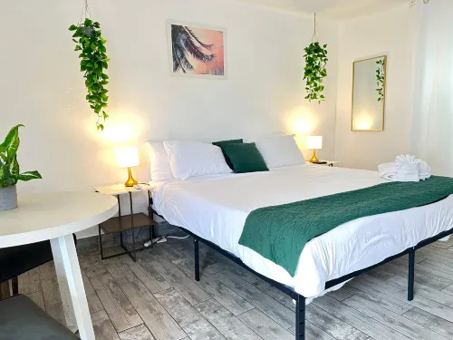 Shared Pool and Mini Golf Area - Charming Florida Getaway 라르고 호텔