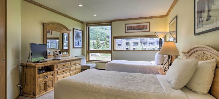 Spacious Vail Condo Steps from Eagle Bahn Gondola Hotele w: Vail