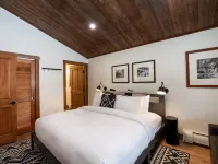 Zephyr Mountain Lodge Premium-Rated 2100 Hotels near Looking Glass
