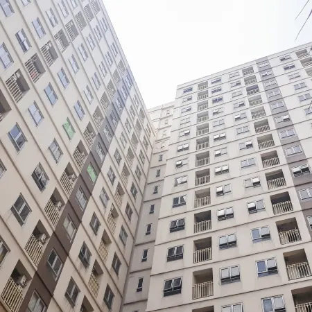 Comfortable 2 Bedrooms @ Titanium Square Apartment Отели рядом с достопримечательностью «Торговый центр Cibubur Junction»