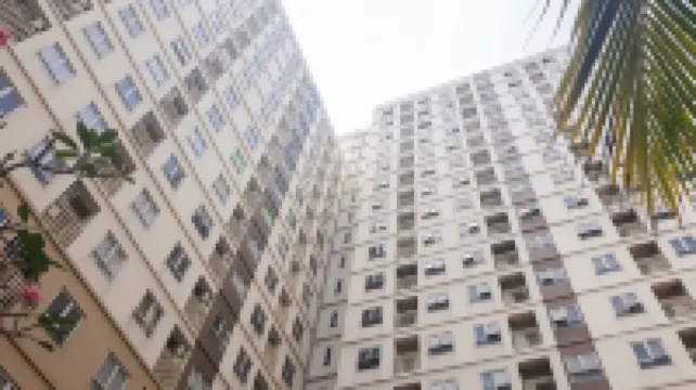 อพาร์ทเมนท์แสนสบาย 2 ห้องนอนที่ไทเทเนียมสแควร์ โรงแรมในCibubur