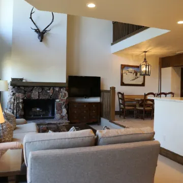 Viking Two Bedroom Loft 2 Apartment Hotel by Redawning