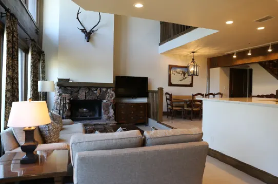 Viking Two Bedroom Loft 2 Apartment Hotel by Redawning