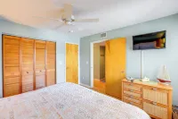 Beach and Pool Access at Condo on Cedar Key!