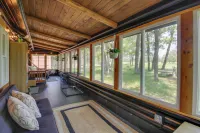1 Mi to Beach & Lake: Breezy Point Cabin w/ Yard! - Wifi