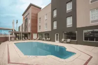La Quinta Inn & Suites by Wyndham New Cumberland-Harrisburg - Swimmingpools