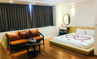 Hoàng Gia Hotel -150 Nghi Tàm HN - by Bay Luxury