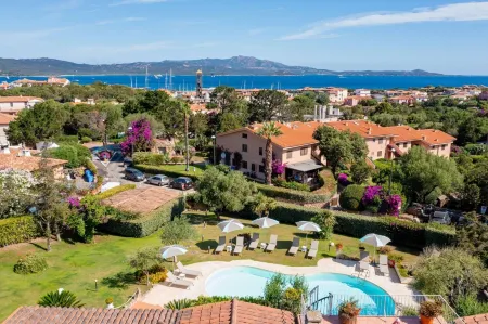 Geco di Giada Exclusive Art Suites Отели рядом с достопримечательностью «Centro Sub Portorotondo»