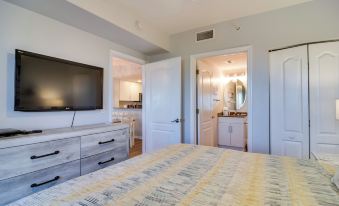 Top-Floor Sunset Vistas Condo Ocean-View Balcony!