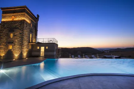 Hemanaire Отели в г. Понцоне