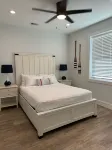 Island Breeze - Sleeps 18 - Spacious 5-Bedroom Beach Front House