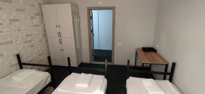 HOSTEL CHINOR Hotels near Octagonal Mausoleum