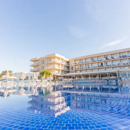 Minura Sur Menorca & Waterpark