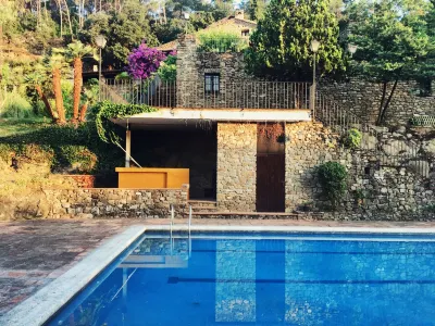 Masia Can Pou Hotels near Plaça Martí Esteba