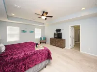 Spacious, charming 2-Story Retreat in Beautiful Summerville – Sleeps 8+