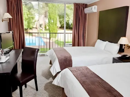 Oudtshoorn Inn Hotel Отели рядом с достопримечательностью «Highgate Ostrich Show Farm»