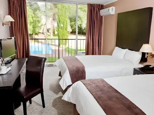 Oudtshoorn Inn Hotel