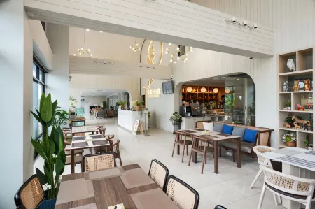 The Pride Hotel Phitsanulok Отели в г. Wang Thong