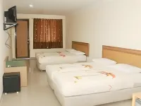 Wira Carita Hotel - Parkplatz