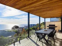 Azure Horizon Heated Pool with Stunning View Hotels in Mount Martha