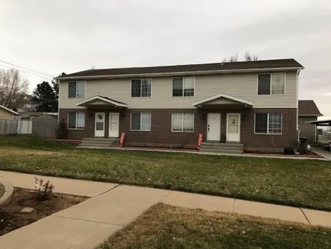 Great PRIVATE Family T-Home! Easy Access City & Mountains!