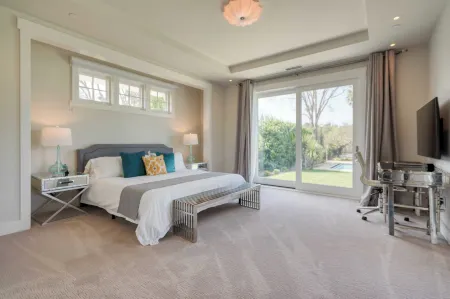 Luxe, Pool, Spa, Fire Pit, Game Room, Piano Sonoma Pool Retreat by Avantstay