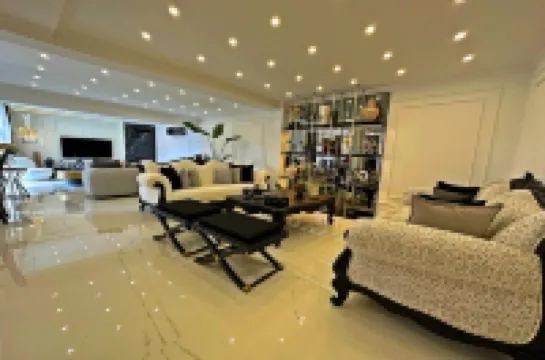 6-room Villa with Private Pool and Garden