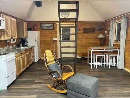 Rustic Cabin at 17.5 Chena Hot Springs Rd.
