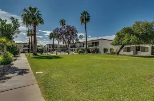 Renovated Villa in Old Litchfield