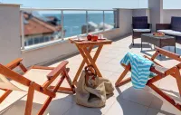 Amon Ra Hotel Family