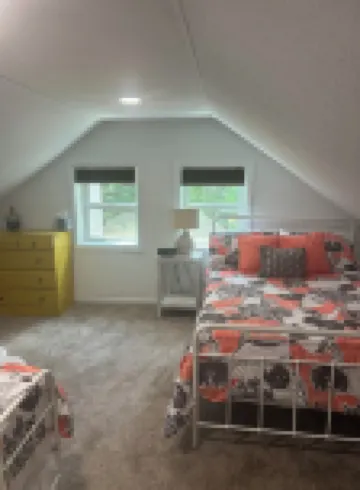 Remodeled! Enjoy the tranquility of a lakefront cottage on Van Etten Lake! Hotels in Oscoda