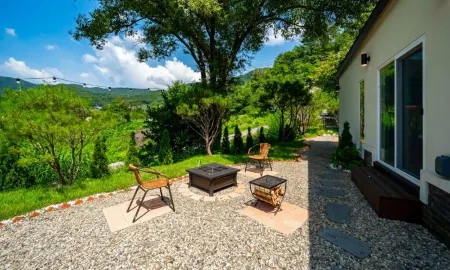 Yangpyeong Byeolhana Talk Swimming Pool Family Private Pension Отели рядом со станцией Yongmun Station