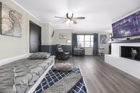 Magnolia "620"- Comfy King Size Bed, Kid Friendly, Over 70 Amenities