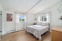 Tranquil 3-bedroom home in Good Hart- Near Lake MI and 119 فنادق في Readmond Township