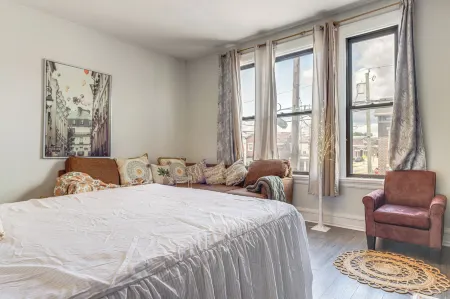 Walkable Apt in York St Historic District