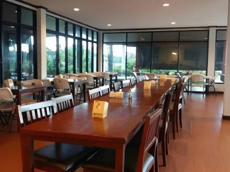 Northstar Hotel and Resort Отели рядом с достопримечательностью «Singha Park Chiang Rai»