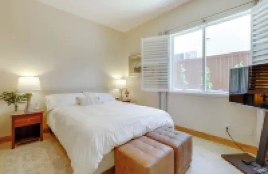 Private and Spacious Deluxe Rolling Hills Ranch Gem